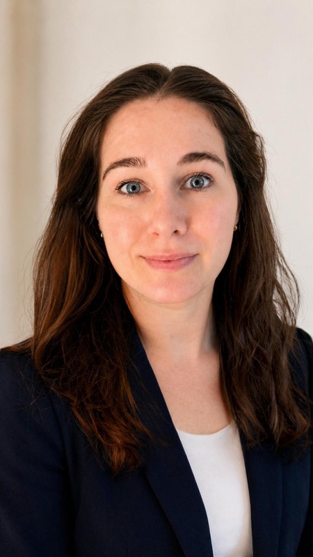 Mila Langlets, Büroleitung und Rechnungsabteilung